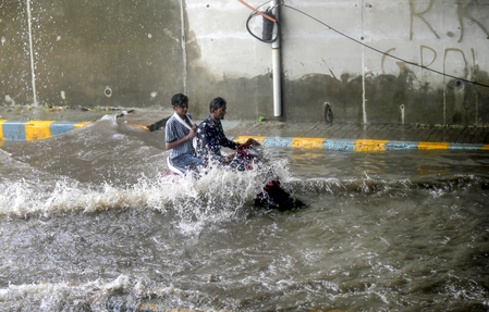 Few areas in Hyderabad remain flooded following heavy rain