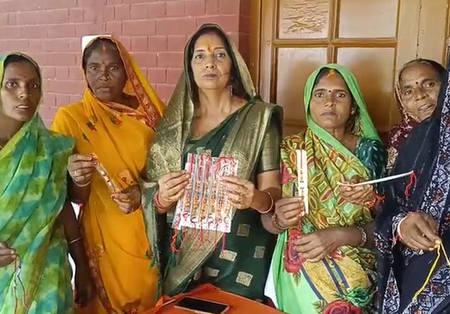 <div>Uttar Pradesh: Women of Self-Help Groups send swadeshi ‘rakhis’ to soldiers in Jaunpur</div>