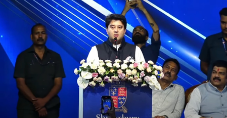 <div>‘Army, judiciary or PM, Congress disrespects all’: Scindia on ‘vote theft’ charges</div>