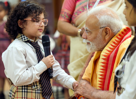 <div>PM Modi celebrates Raksha Bandhan at 7 LKM; children & Brahma Kumaris tie ‘rakhi’ to him </div>