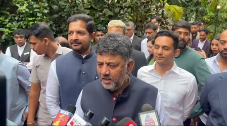 <div>ECI has no right to issue notice to Rahul Gandhi, says K’taka Dy CM Shivakumar</div>