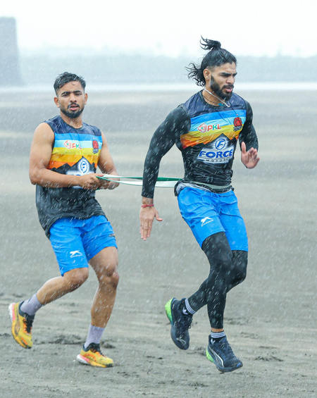 <div>‘Friendship lasts off the mat…’, Aslam and Akash on PKL 12 opening night showdown</div>