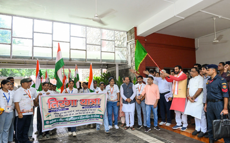 <div>Haryana CM flags off ‘Tiranga Yatra’ led by girl students from Chandigarh</div>