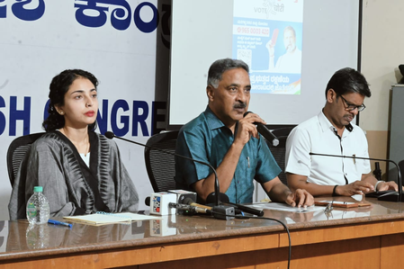 <div>ECI can’t threaten Rahul Gandhi for raising voice for fair polls, says Cong; urges withdrawal of remarks on LoP</div>