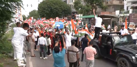 Delhi Minister Ashish Sood leads Tiranga Yatra in Janakpuri