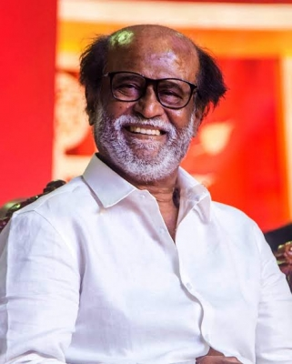 <div>50 years of Rajinikanth: Kamal Haasan, Mammootty, Mohanlal & others congratulate Thalaiva</div>