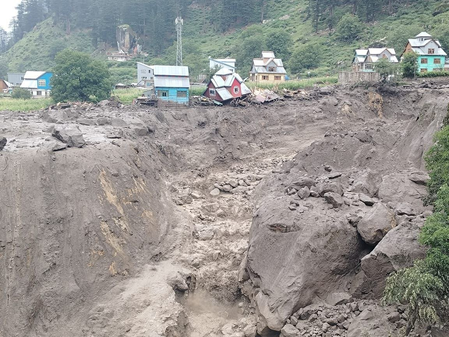 <div>J&K: 23 bodies recovered; 75 injured in massive cloudburst in Kishtwar (Lead)</div>