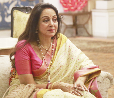 <div>50 years of ‘Sholay’: Hema Malini says she didn’t rehearse for  ‘Jab Tak Hai Jaan’ song</div>
