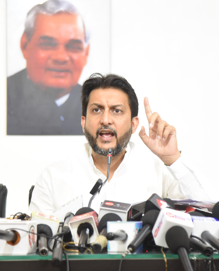 <div>BJP’s Rituraj Sinha calls INDIA bloc’s stir on SIR ‘fake Voter Protection Yatra’</div>