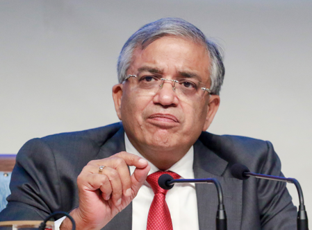 <div>CEC hits back at Rahul Gandhi’s charge, says ‘baseless allegations can’t override law’</div>