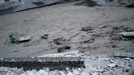 <div>Multiple flash floods hit HP’s Mandi, triggering landslides, damaging houses</div>