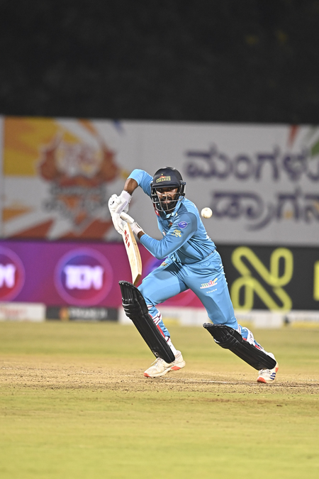 Maharaja Trophy: Gulbarga Mystics tame Hubli Tigers with four-wicket win