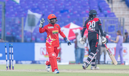 <div>Women’s DPL: Shweta Sehrawat stars as South Delhi Superstarz beat East Delhi Riders by 15 runs in rain-curtailed clash</div>