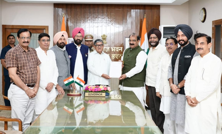 <div>Punjab BJP delegation meets Governor, seeks intervention in ‘harassment’ of party workers</div>