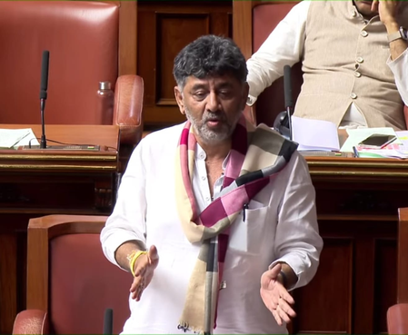 <div>K’taka Dy CM Shivakumar sings RSS anthem in Assembly, video goes viral</div>