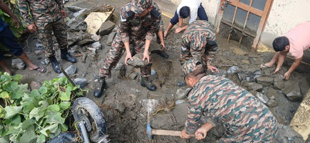 <div>Indian Army joins rescue ops following cloudburst in U’khand’s Chamoli</div>