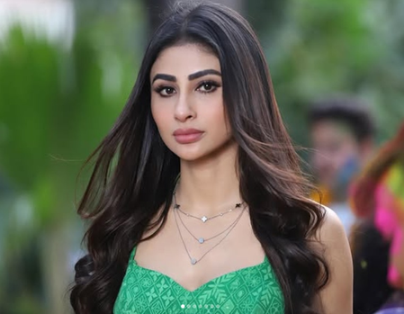 <div>Mouni Roy recreates magic of 80s with ‘Gali Gali’</div>