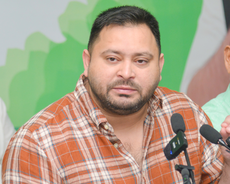 Rift between 2 ministers led to Patna EOU raid, Rs 10 crore burnt, alleges Tejashwi Yadav