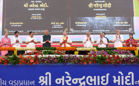 PM Modi unveils development projects worth Rs 5,400 crore in Ahmedabad (Lead)