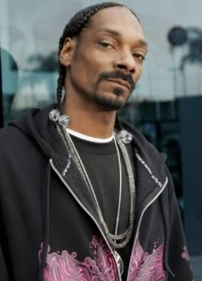 Why Snoop Dogg is scared of going to movies with his grandkids?