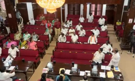 <div>Chennai corporation’s Left councillors stage walkout over waste management privatisation; midnight arrest of workers</div>