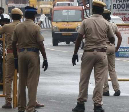 <div>Vinayagar idol immersion procession: 3000 cops deployed in highly sensitive TN’s Muthupettai</div>