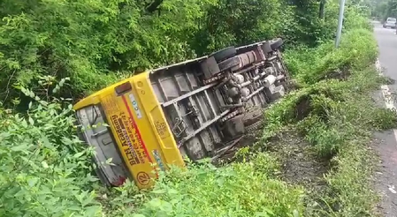 <div>Over dozen children injured as school bus carrying 40 falls into gorge in U’khand’s Haldwani</div>