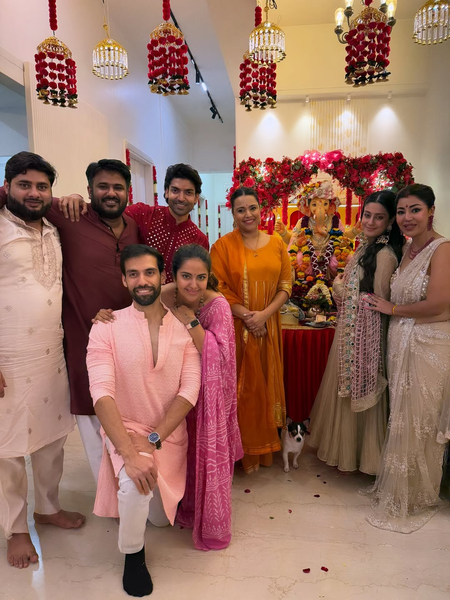 <div>‘Pati Patni Aur Panga’ team visit Gurmeet Choudhary & Debina Bonnerjee to seek blessings from Bappa</div>