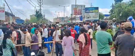 Schoolgirl, mother killed as truck runs over scooty in Ranchi, locals block road in protest