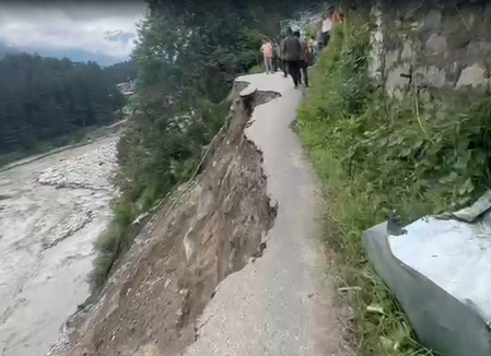 <div>How Manali’s left bank road is region’s lifeline in monsoon mayhem?</div>