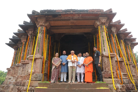 CM Bhupendra Patel leads Van Mahotsav celebrations at Galteshwar temple