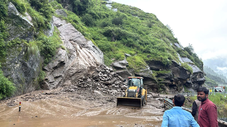 Torrential rains continue to lash Uttarakhand, schools shut in 10 districts