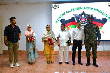 <div>Assam Rifles felicitates Manipur’s Vir Chakra awardee Squadron Leader Rizwan Malik for role in ‘Operation Sindoor’</div>