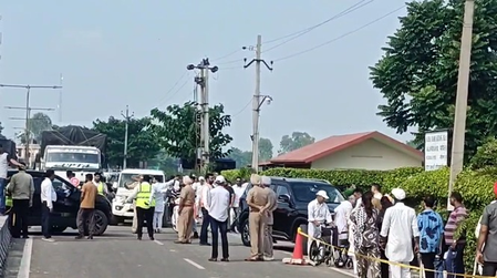 <div>Radha Soami Dera Beas chief leads flood relief efforts in Punjab’s Jalandhar</div>