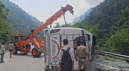 Two killed as bus overturns in Uttarakhand