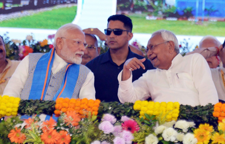 <div>Maha CM Fadnavis, Bihar CM Nitish Kumar greet ‘visionary leader’ PM Modi on his birthday</div>