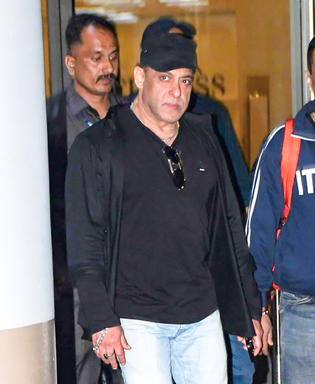 Salman Khan sports new clean shaven look as he arrives in Mumbai