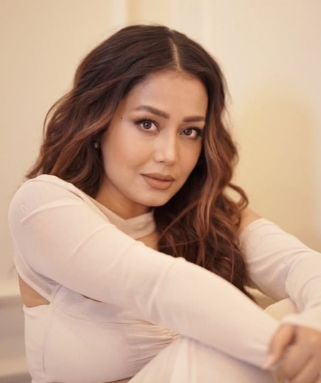 <div>Neha Kakkar has a blast on the sets of ‘Pati Patni Aur Panga’ with Abhishek & Isha</div>