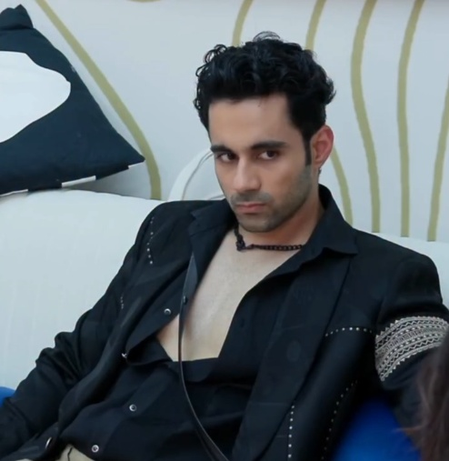 BB 19: Farrhana Bhatt drags Abhishek Bajaj’s family into fight, says “women in his family must be very low”