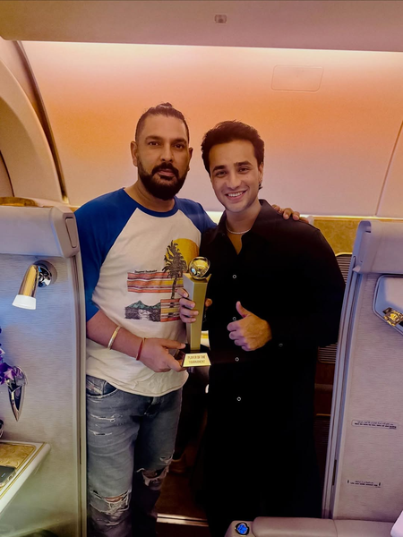 Abhishek Sharma shares flight celebration with mentor Yuvraj Singh after Asia Cup triumph