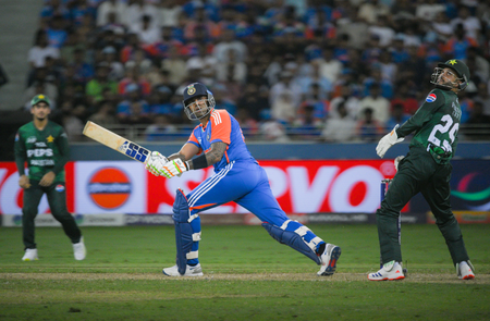 <div>India vs Pakistan Asia Cup: History, tension, and the ‘handshake’ everyone will be watching!</div>