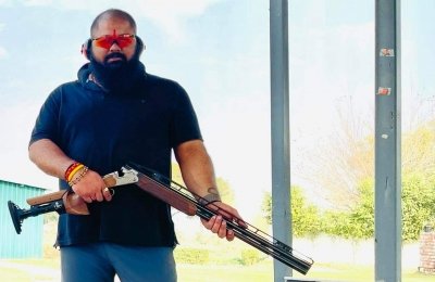 Powerlifting champion Mahant Gaurav Sharma extends help to yamuna flood victims