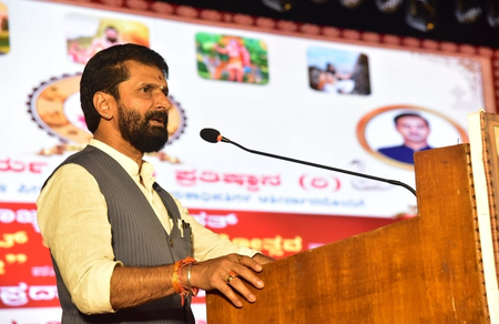 <div>Weren’t you ashamed after reading contractors’ letter: BJP asks K’taka CM on 80 pc commission row</div>