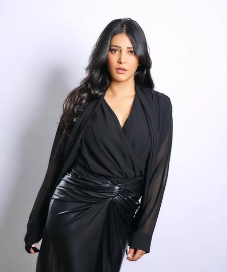 <div>Shruti Haasan’s never going on date with someone who’s slightly weird after watching ‘Monster: The Ed Gein Story’</div>