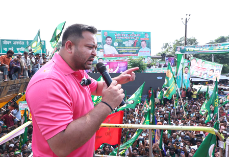 RJD objects to transfers of officials, submits memorandum to Bihar CEO