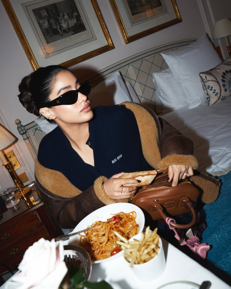 Janhvi Kapoor’s new mood: Couture and a slice of bread in the bag