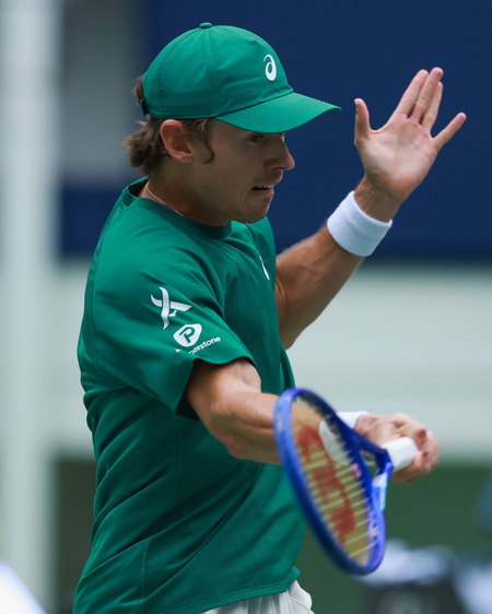 De Minaur gets 50th tour-level win, advances to Shanghai Masters QFs