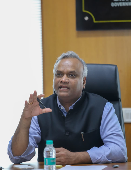 <div>Bengaluru’s traffic problem reflects growth: Minister Priyank Kharge</div>