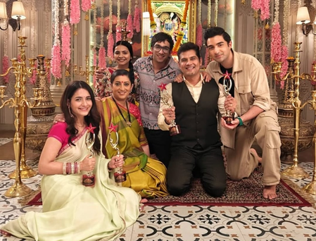 <div>Kyunki Saas Bhi Kabhi Bahu Thi’s Smriti Irani congratulates co-star Amar Upadhyay for winning multiple awards</div>