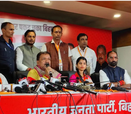 Folk singer Maithili Thakur joins BJP; likely to contest polls from Alinagar